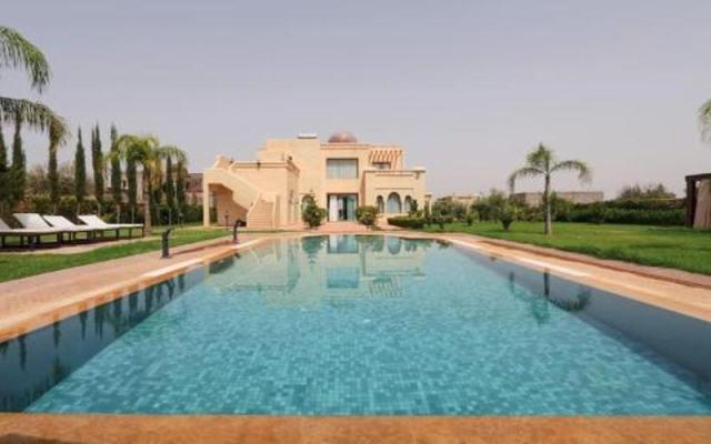 Splendide Villa PRIVATIVE avec Cuisinière - Piscine chauffée - Jacuzzi & Hammam Marrakech